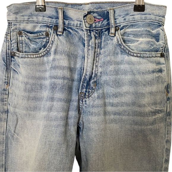 American Eagle: Regular Fit Light Wash Distressed Jeans - Picture 3 of 10